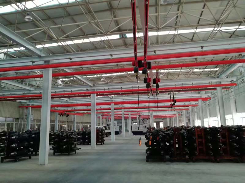 重汽車橋KBK起重機施工現(xiàn)場